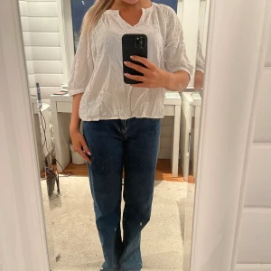 Vit blus  - Fin vit blus från Cubus som jag knappt har använt♥️