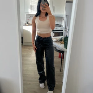 Leather pants ⚡️⚡️ - Skinnbyxor⚡️⚡️ jättefina på, och jättebra skick! 