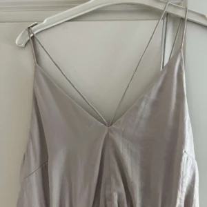 Balklännig - Jättefin balklänning med slits🥰