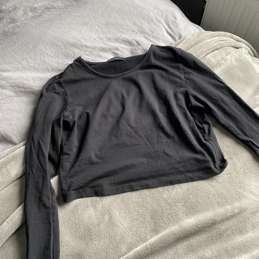 Super fin svart långärmad, kroppad tröja från even & odd i storlek S💕. Tröjor & Koftor.