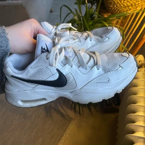 Nike sneakers - Ganska använda nike sneakers, men i absolut okej skick!