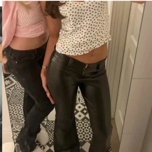 Skinnbyxor - Säljer dessa populära skinnbyxor från New Yorker❤️ helt nya och lappen kvar❤️pris kan diskuteras vid snabb affär❤️