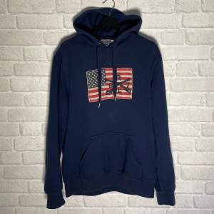 | Ralph Lauren hoodie | Storlek L/M | Bra skick | Pris 499 |