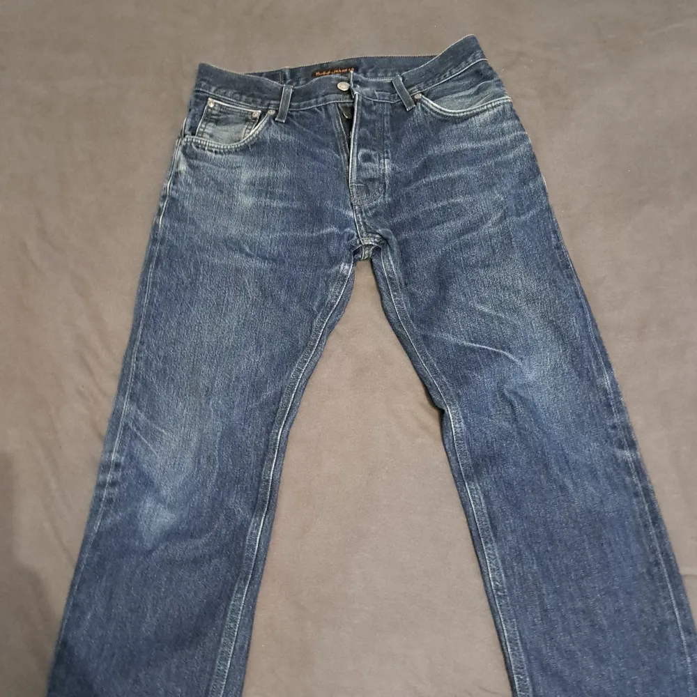Säljer ett par nudie jeans I skick 8/10. Jeans & Byxor.
