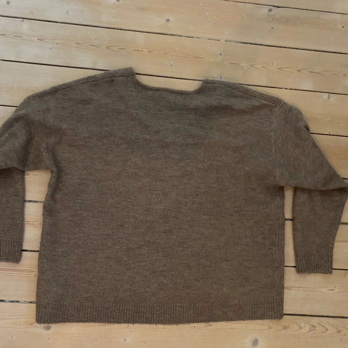 Beige stickad tröja - 90