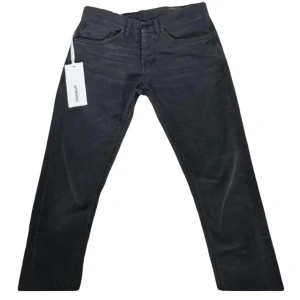 Dondup George - ”Dondup George” | Skick 9/10 | storlek 31 | Nypris 3299kr vårt pris 949kr |  Skriv vid eventuella frågor eller funderingar            Ingen tagg