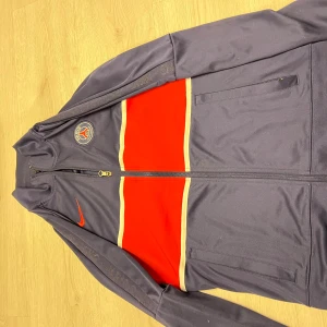 Psg nike - Knappt använd, storlek s