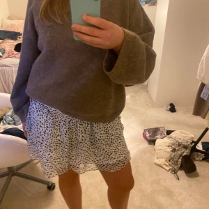 Volangkjol - Fin volang kjol från Chelsea❣️