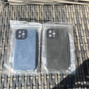 Skal iPhone 12 Pro Max - Nya oanvända mobilskal till iPhone 12 Pro Max. 39 kr styck. 