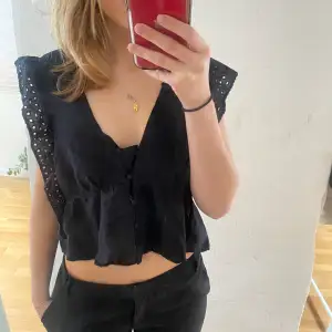 Supersöt topp/blus 🥰🥰Storlek M men passar mig som brukar ha S/M