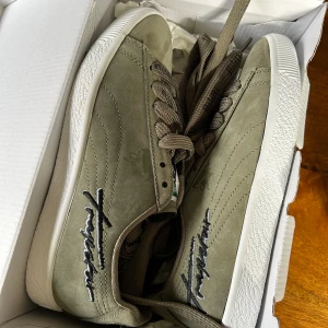 Puma sneakers  - Aldrig använda  Strl 38.5 