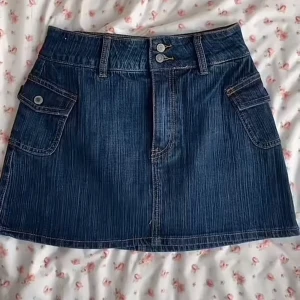 Agatha denimskirt - Kjol från Brandy, endast använd en gång!! använd gärna köp nu <3