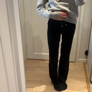 Juicy couture  - Svarta juicy byxor, inga defekter Pris kan diskuteras