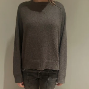 Softgoat tröja  - Säljer min älskade softgoat tröja i färgen Wood som inte finns kvar i sortementet. Tröjan är i modellen boyfriend och är otroligt smickrande på alla! Nästan oanvänd! Nypris 2800!