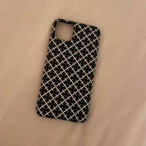 Mobilskal - Helt ny aldrig använd. Råka beställa fel storlek och kunde inte skicka tillbaka.