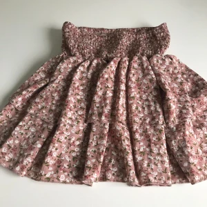 Volang kjol  - Som ny bara provad