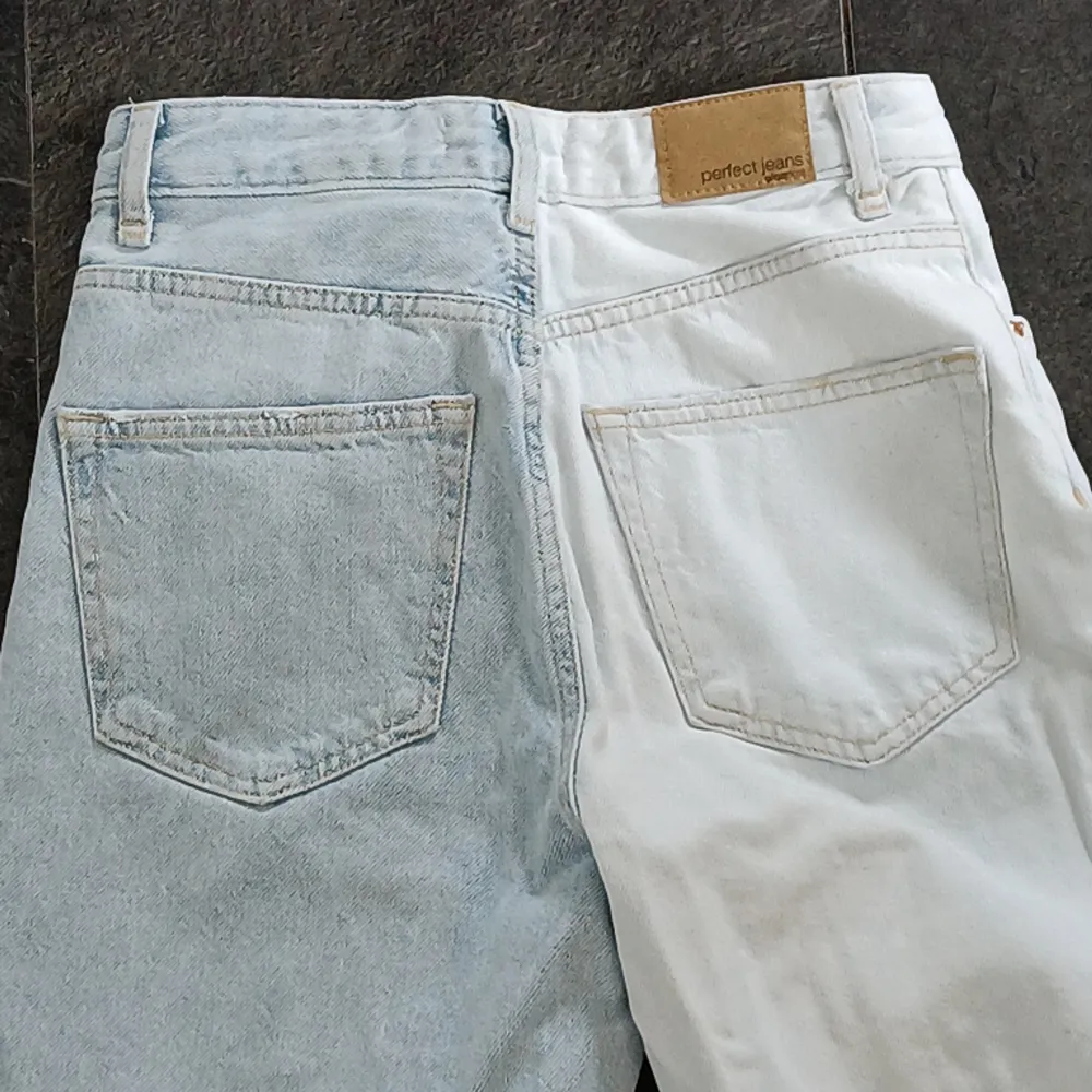 Från Gina Tricot kommer Perfect jeans Lite anv Stirl 34. Jeans & Byxor.