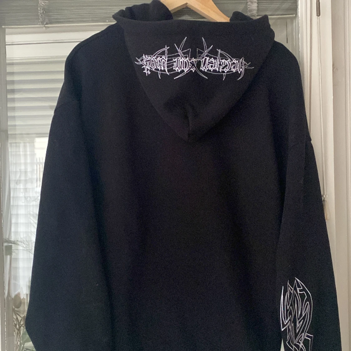 Svart Heaven can Wait zipup - 90