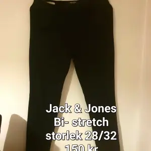 Jack and jones bi-stretch byxor storlek 28/32 i bra skick 