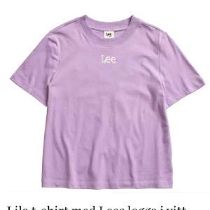 Stl S  👕Modell: något kortare och boxigare än traditionell t-shirt  🌟 Använd en gång, sedan hängt i garderoben. 
