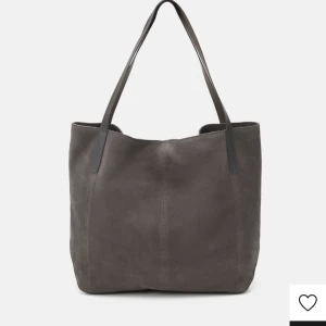 Anna Field Väska - Knappt använd då jag har skaffat en ny väska som jag använder mer, köpt för 579 🫶🏻 Skriv privat för egna bilder!