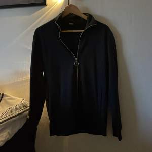 Skick: 10/10 (använd endast en gång) Storlek: S-M Nypris: 1000kr Mitt pris: 200kr (kan gå ner i pris vid snabb affär) 