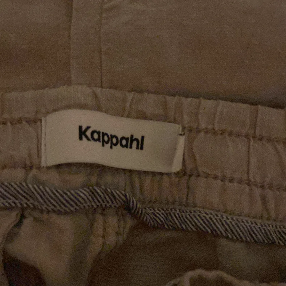 Tja! Säljer nu mina linnebyxor som är köpta från Kappahl, mitt pris är 150+ frakt! Hör av er vid frågor eller funderingar. . Jeans & Byxor.