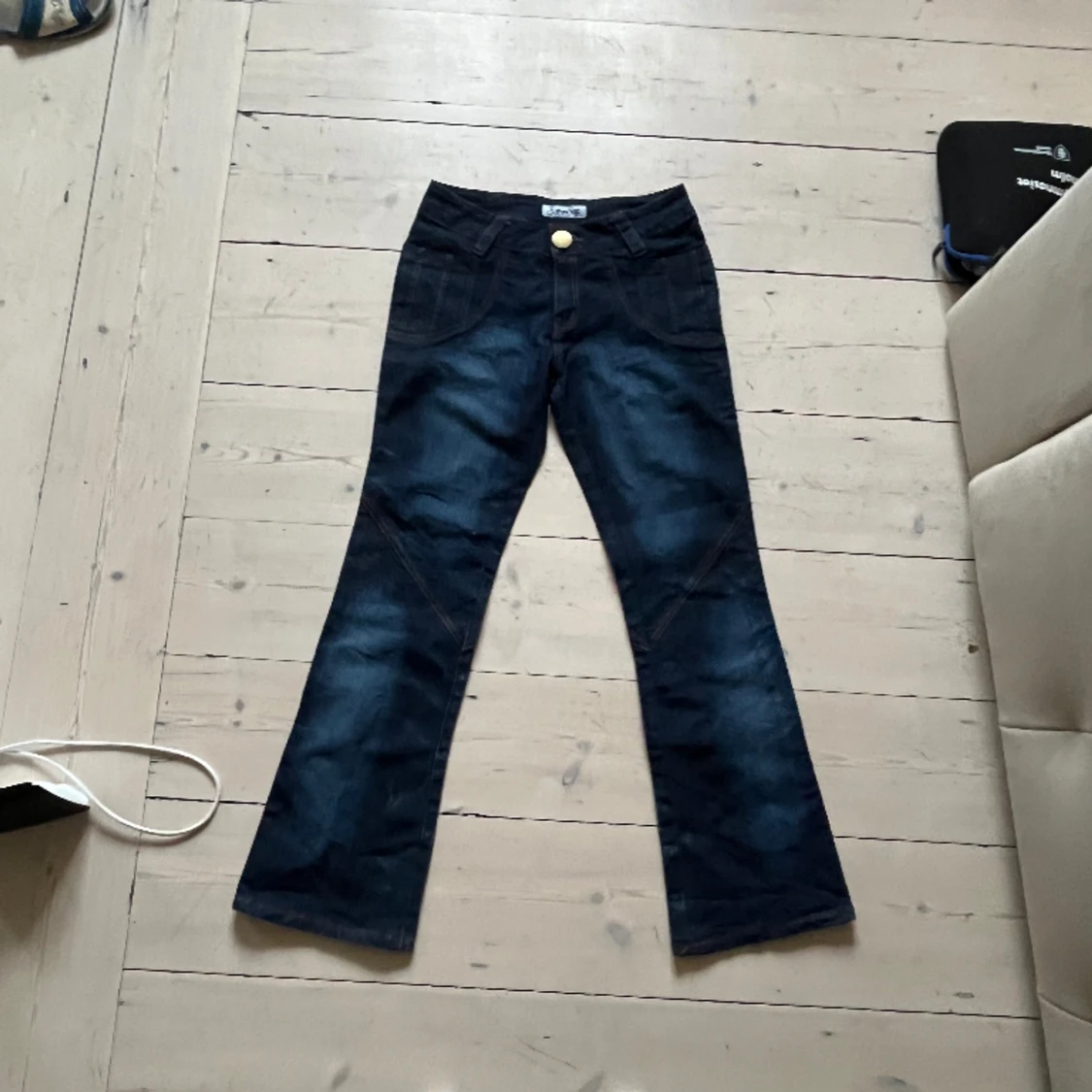 Jätte snygga bootcut jeans! - 90