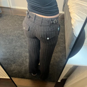 Vintage byxor - Skitsnygga vintage kostymbyxor! Super bra skick säljer bara för att det inte riktigt är min stil. Sitter perfekt! 