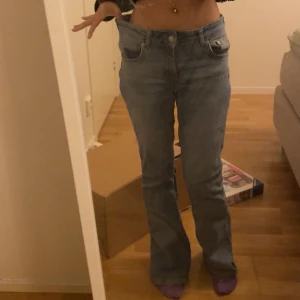 Botleg jeans från lager 157 - Fick dessa jeans för ett par månader sen men har ändast använt dom 2-3 gånger då dom är för stora. Dom är jätte sköna så jag är lite ledsen att jag inte kan ha på mig dom.