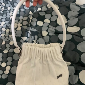 Väska  - Super söt lite annorlunda väska 