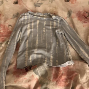 Tunn tröja😚 - En ganska tunn tröja från Kappahl🥰