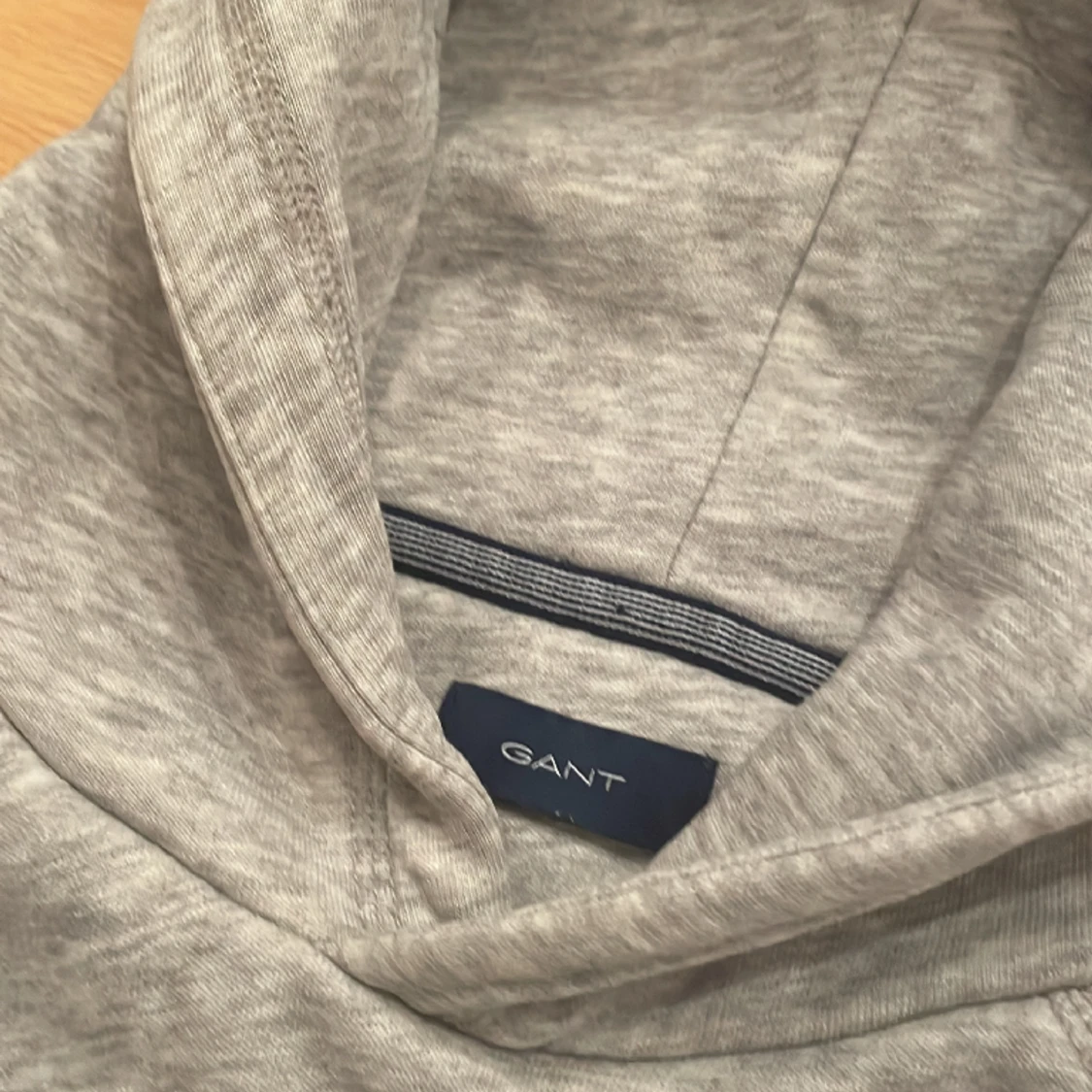 En grå gant hoodie  - 91