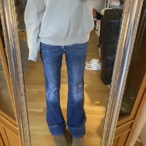 Lågmidjade bootcut jeans - Jättesnygga jeans från Levis i bra skick 💘