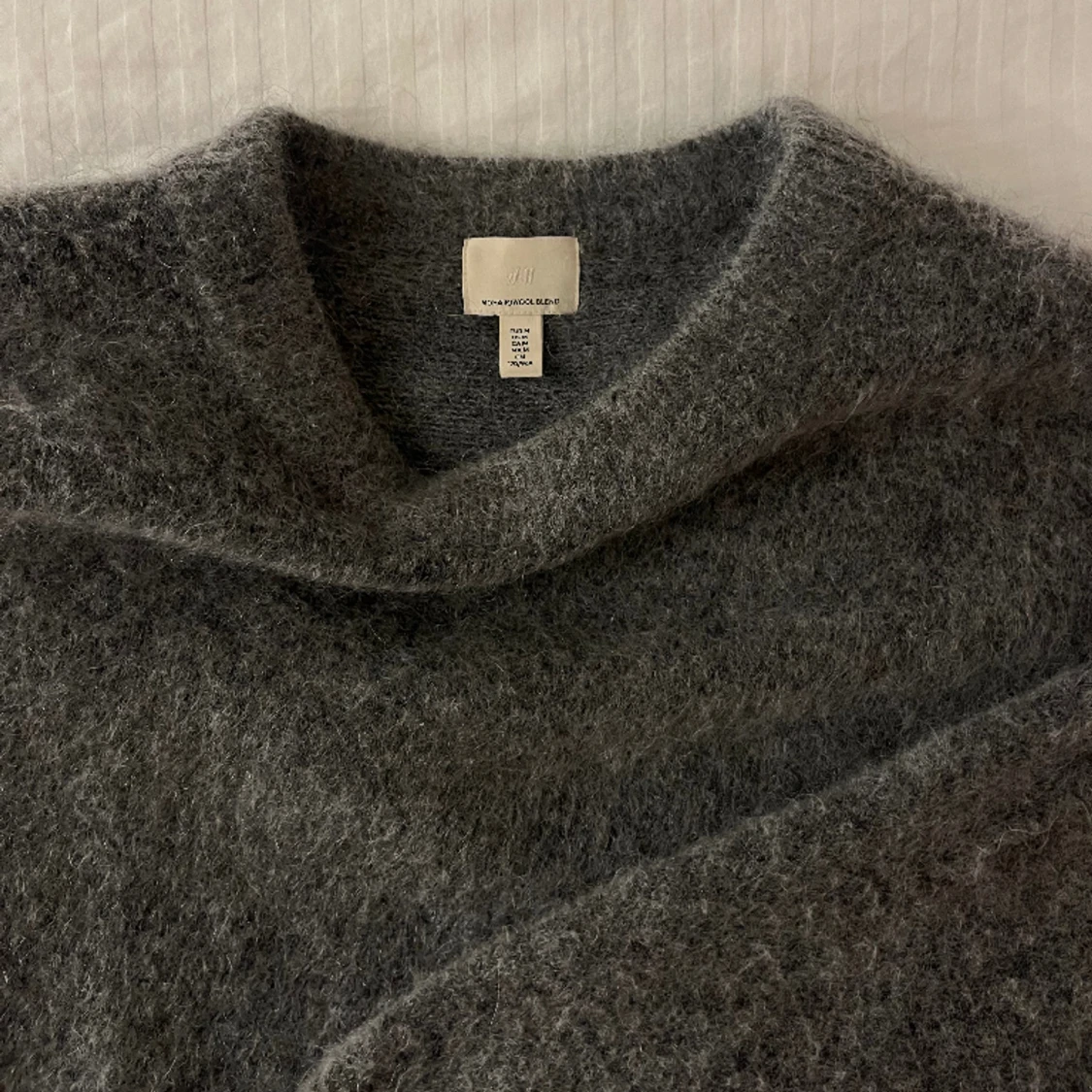 Grå stickad tröja - 90