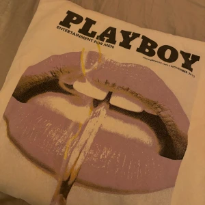playboy hodie  - Knappt använd. Over sized hodie! 