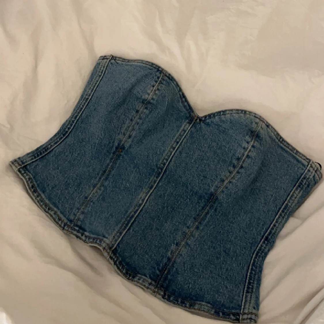 Korsett topp i jeans från Zara