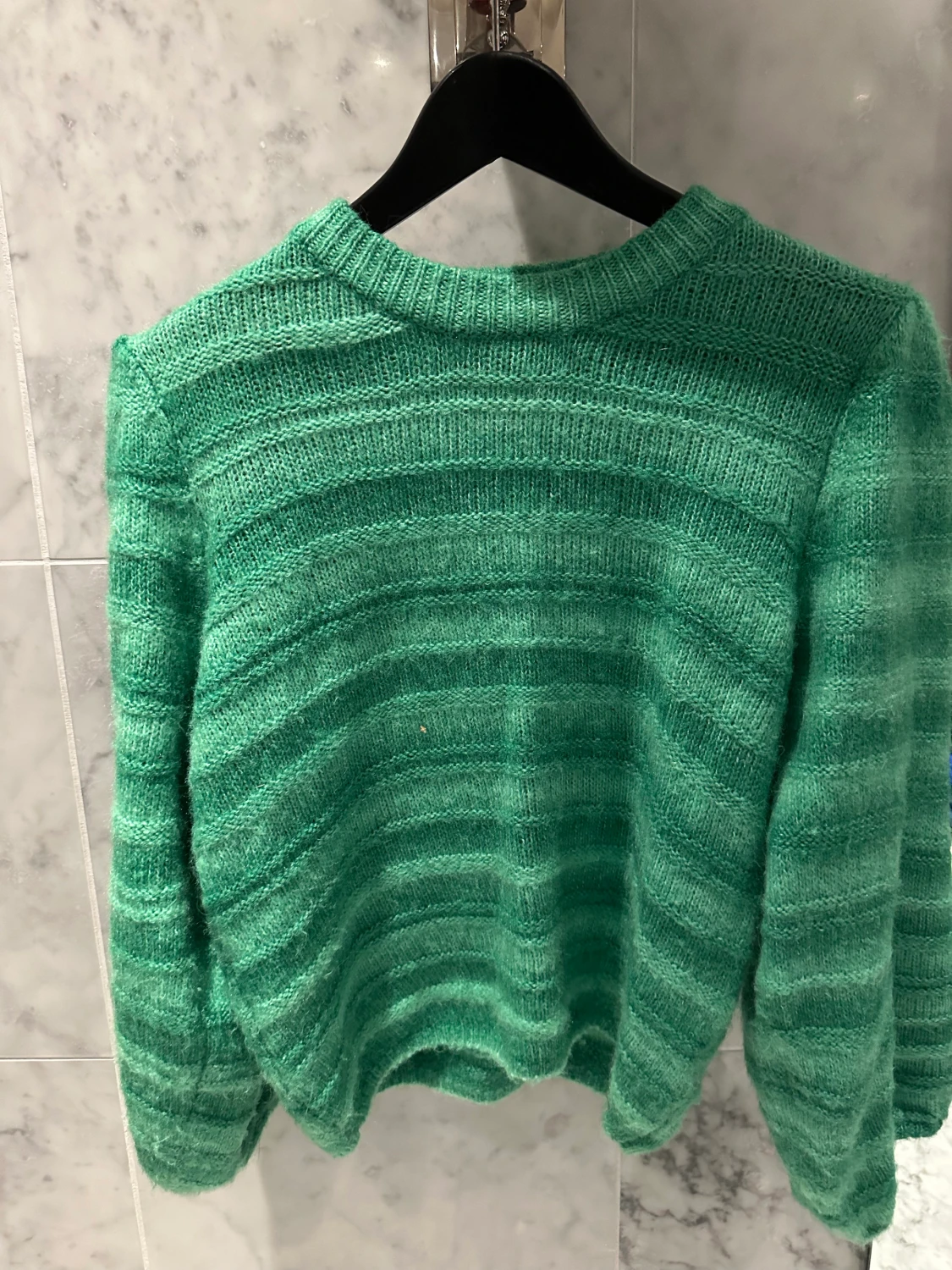 Gröna stickad med ballongärm