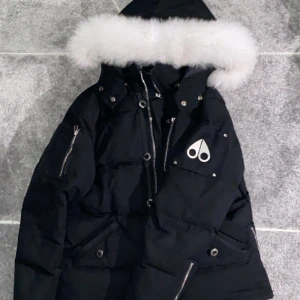 Moose knuckles jacka - Moose knuckles jacka knappt använd pga fel storlek. Passar storlek M-L.