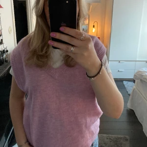 Rosa stickad väst 💕 - Använd fåtal gånger 