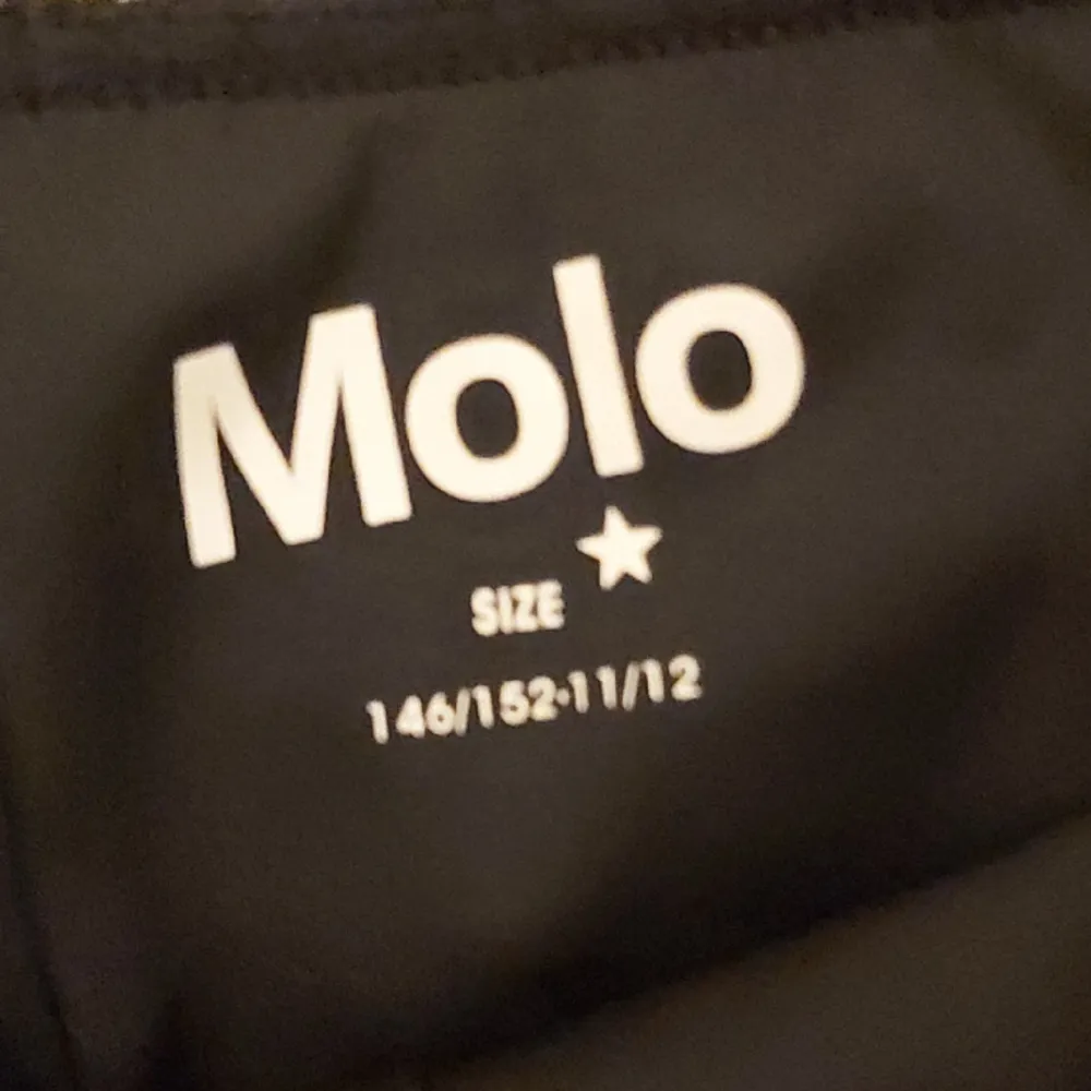 Säljer detta träningssett från MOLO. Fint skick knappt använd. Övrigt.