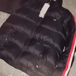 Ny Fila jacka - Helt oanvänd Fila jacka med lapparna kvar. Storlek M Finns i Malmö 