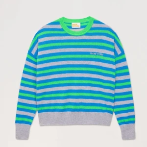 Supersnygg ny from future tröja! - Säljer denna supersnygga helt nya from future tröja på grund av att det var fel storlek. Den är helt ny och aldrig använd. Lappen är kvar och kartong ingår, tröjan är 100% cashmere. 