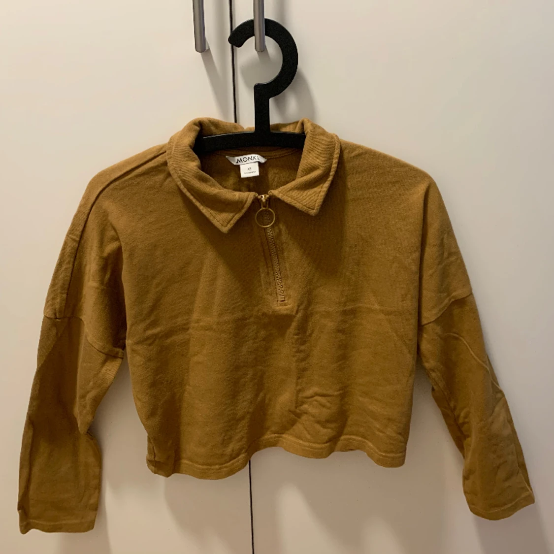 Croppad topp med lång ärm - 91