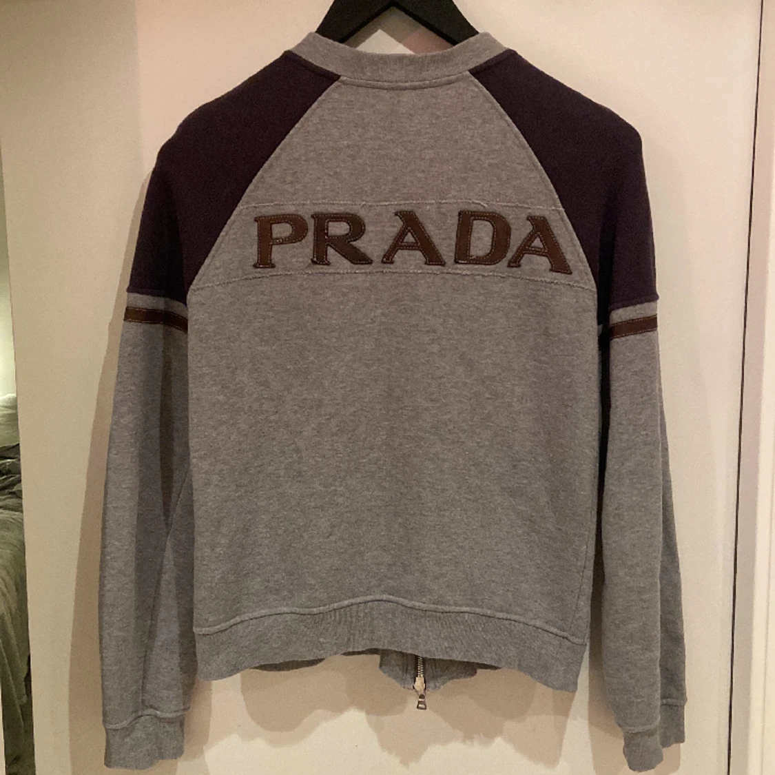 Prada ziptröja - 90