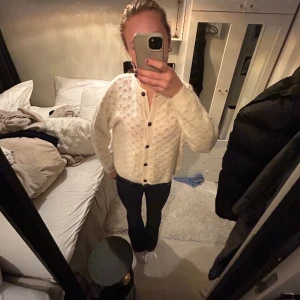 Zara kofta  - Super fin kofta från Zara i ull & alpackaull. Aldrig använd! Nypris 600