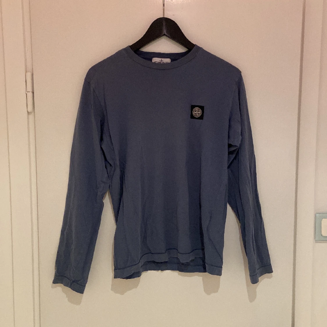 Blå långärmad Stone Island tröja - 90