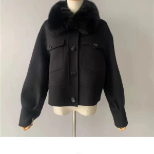 fur stockholm kappa - 3e gången jag lägger ut pga oseriösa köpare. Jackan säljs utan päls!!! kolla de andra inlägg för mer eller skriv privat