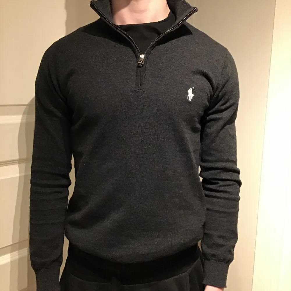 Säljer min Ralph lauren halfzip i mycket gott skick! Storlek S. Tröjor & Koftor.