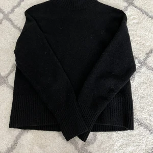 Stickad tröja - Stickad tröja från & other stories